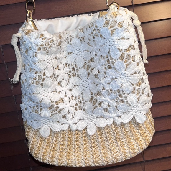 Straw and Lace Crossbody Bag - Picture 2 of 5